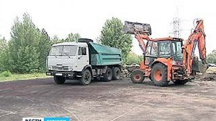 Во дворе дома 8б на улице Мопра демонтировали детскую площадку