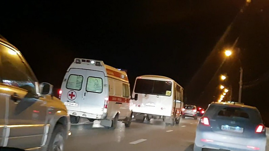 «Автотранс» прокомментировал видео с маршруткой, не пропустившей скорую в Воронеже