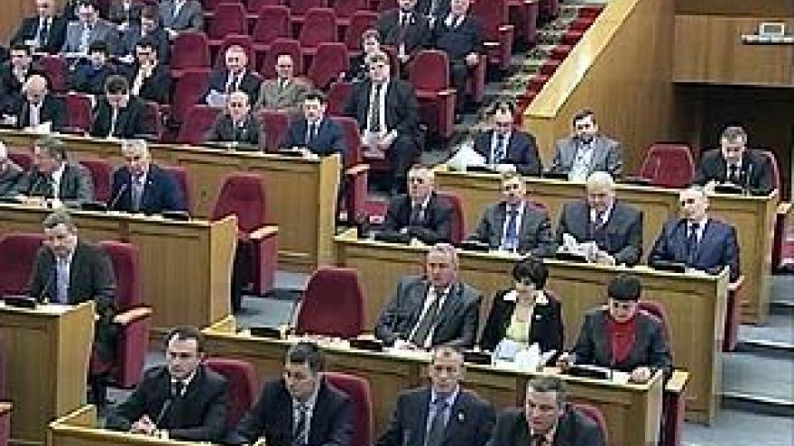 Как парламентарии собираются укреплять боевой дух армии?