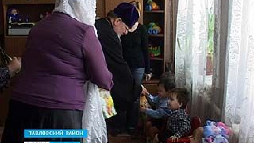 Митрополит Сергий побывал в Павловском доме ребенка
