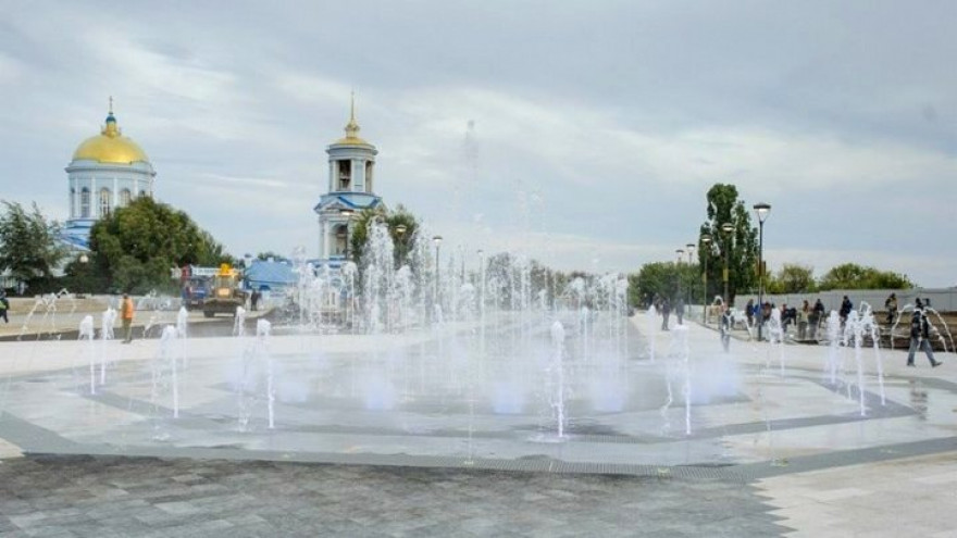 На Советской площади в Воронеже реконструируют общественный туалет
