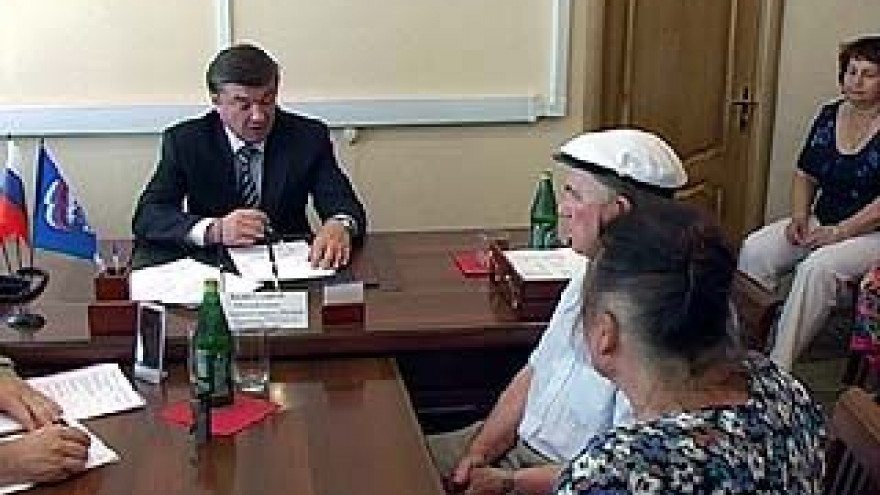 Глава Воронежа Сергей Колиух провёл приём граждан
