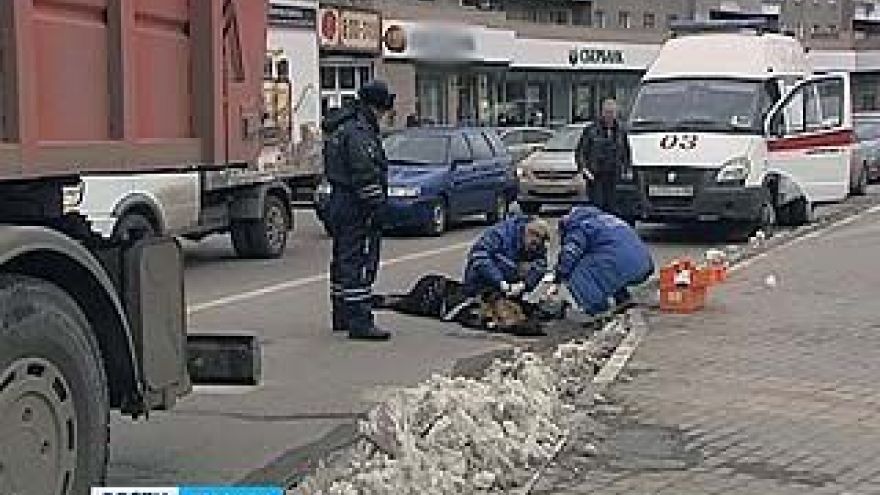 На Кольцовской мусоровоз сбил женщину