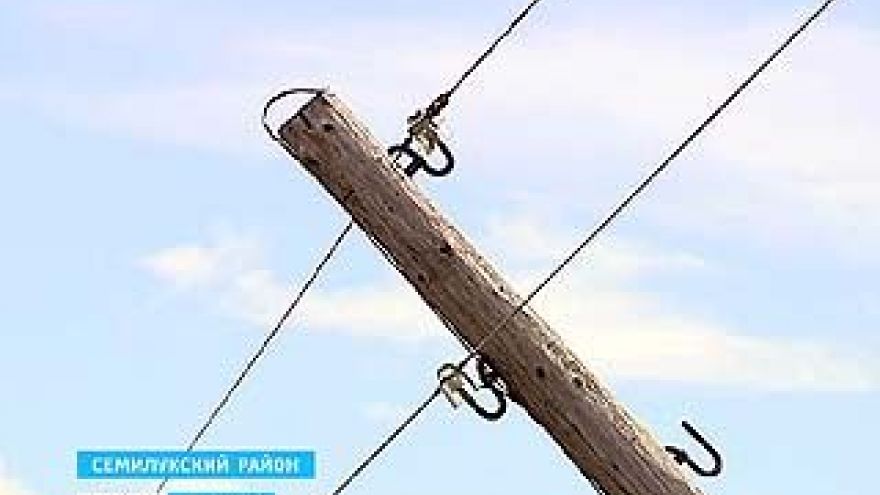 В селе Новая Покровка до сих пор не могут устранить последствия урагана