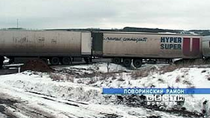 В районе села Белогорье перевернулась фура с пивом