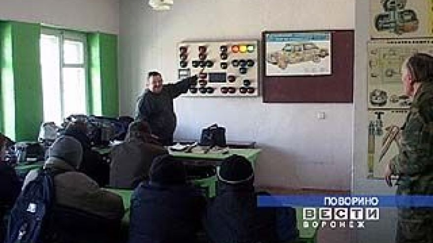 Милиционеры пытаются уроками вождения уберечь детей от тюрьмы