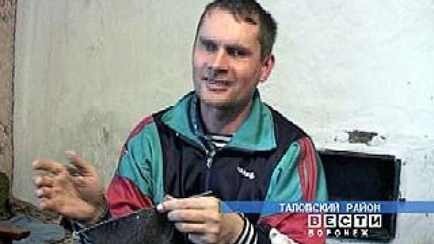 В Таловском районе плиточник - облицовщик вяжет платки