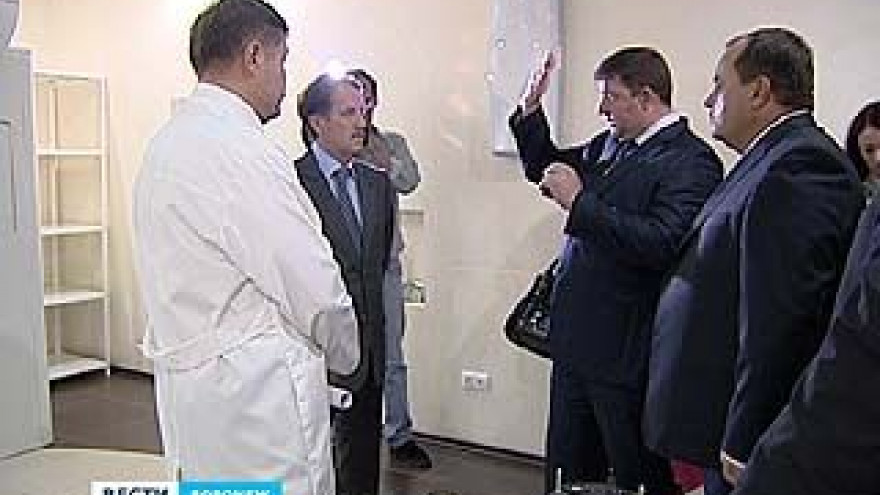 Губернатор Алексей Гордеев посетил Воронежский онкологический центр