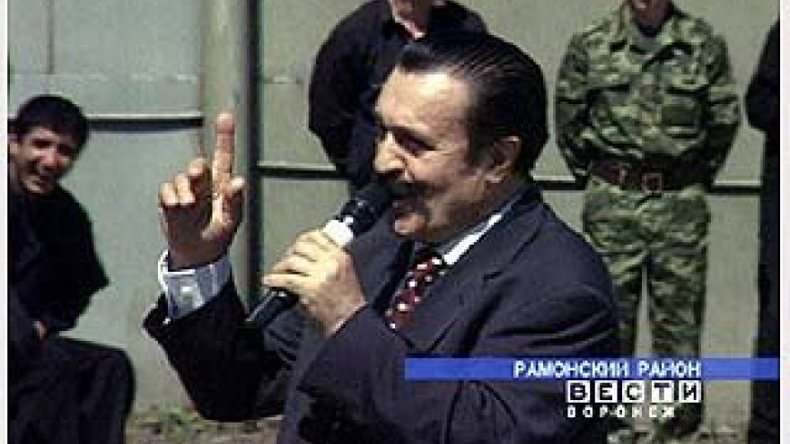"Легенда шансона" выступает на зонах