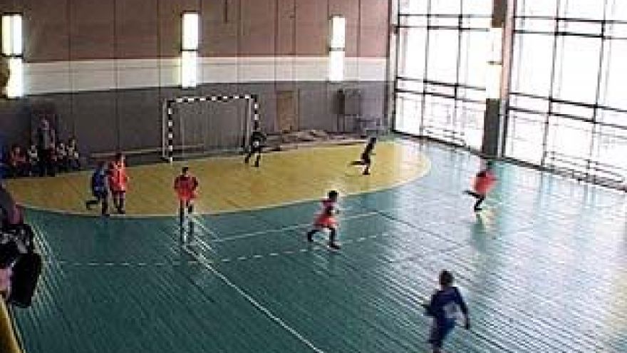 11 команд приняли участие в соревнованиях по мини-футболу