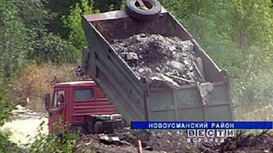 Строительный мусор с пепелищ попадает прямиком в лес