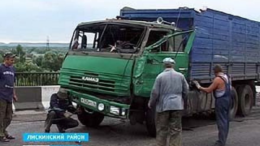 На трассе "Лиски-Острогожск-Каменка" столкнулись "Газель" и КАМАЗ