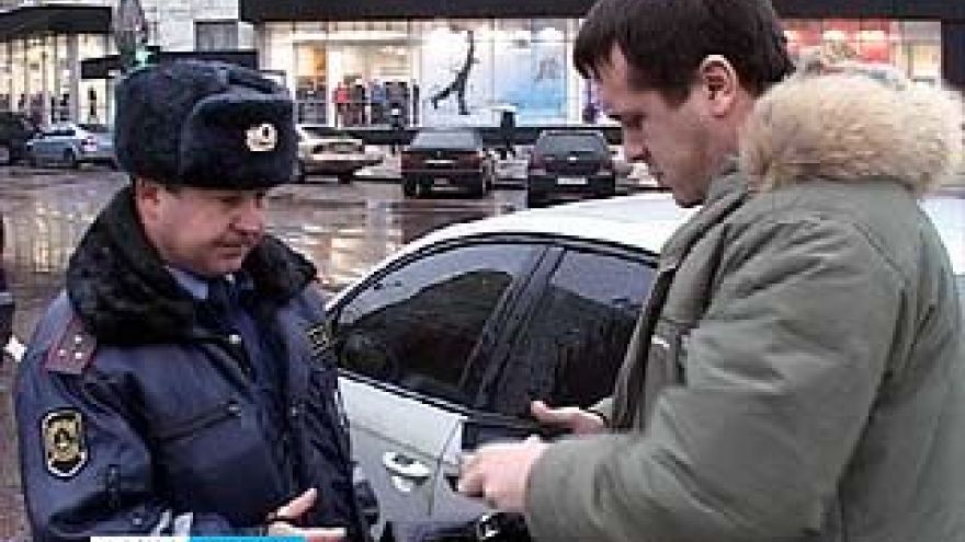 Сотрудники ГИБДД начали "охоту" на "водителей-говорунов"