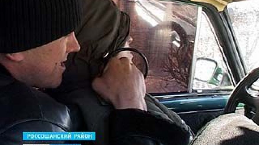 В Россошанском районе пассажиры чуть не убили таксиста