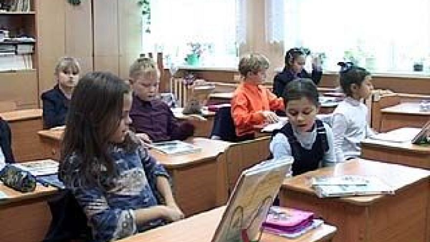 Первоклассникам приходилось сносить тумаки и оскорбления от своей учительницы