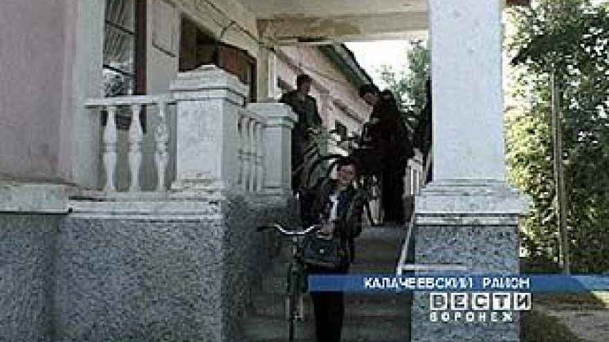 Соцработники Калачеевского района получили транспорные средства