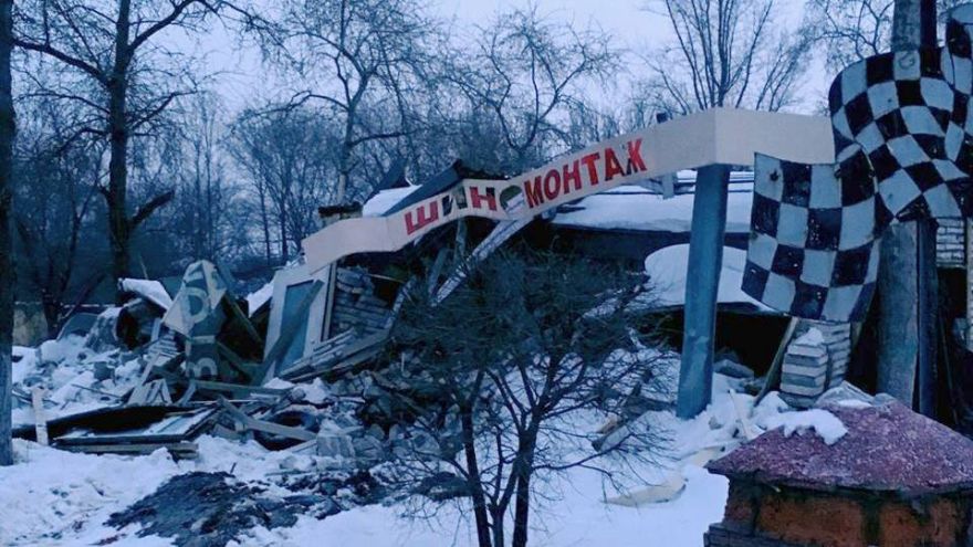 «Подкараулили». В Воронеже с третьей попытки снесли спорный шиномонтаж