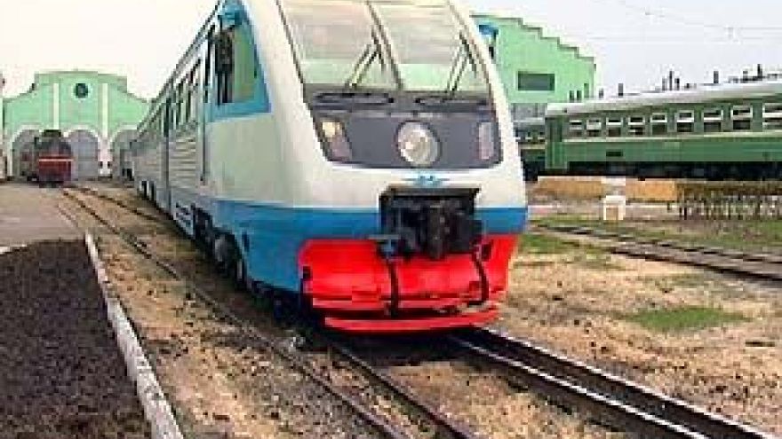 1-ый автобус на рельсах отправился в путь