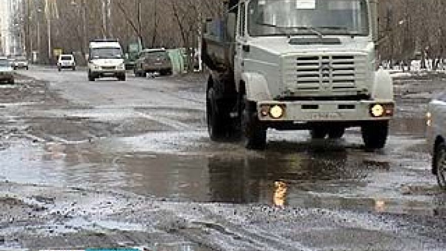 Глава Воронежа поставил перед дорожниками задачу - отремонтировать дороги до 9 мая