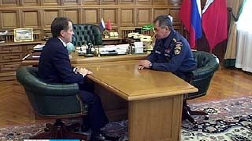 Глава МЧС Сергей Шойгу проверяет работу воронежских спасателей