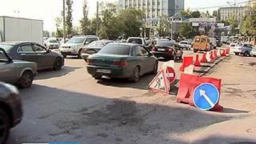Улица Ленина от Северного моста до проспекта Революции была парализована
