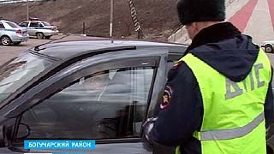 Крупную партию кокаина изъяли сотрудники ДПС в Богучарском районе