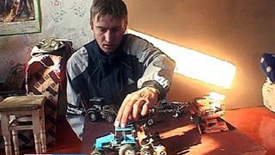 У Алексея Шквиря целый автопарк моделей сельскохозяйственной техники