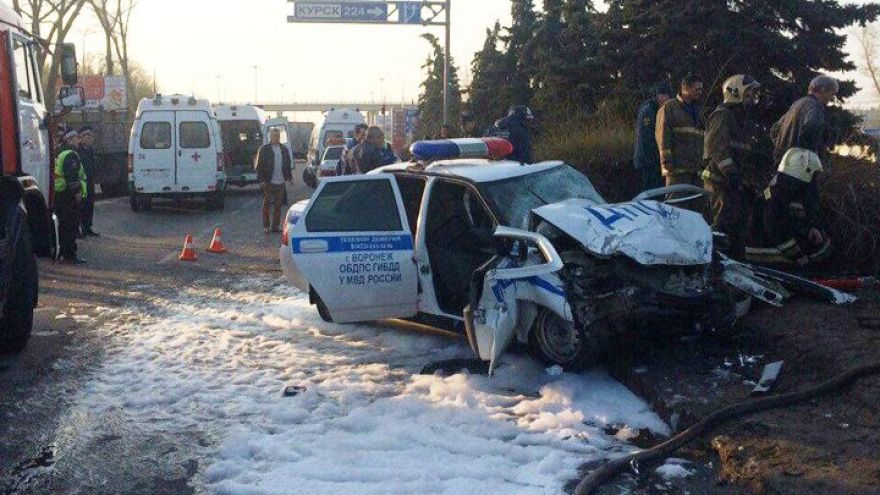 В Воронеже в автокатастрофе с участием автомобиля ГИБДД погибли три человека