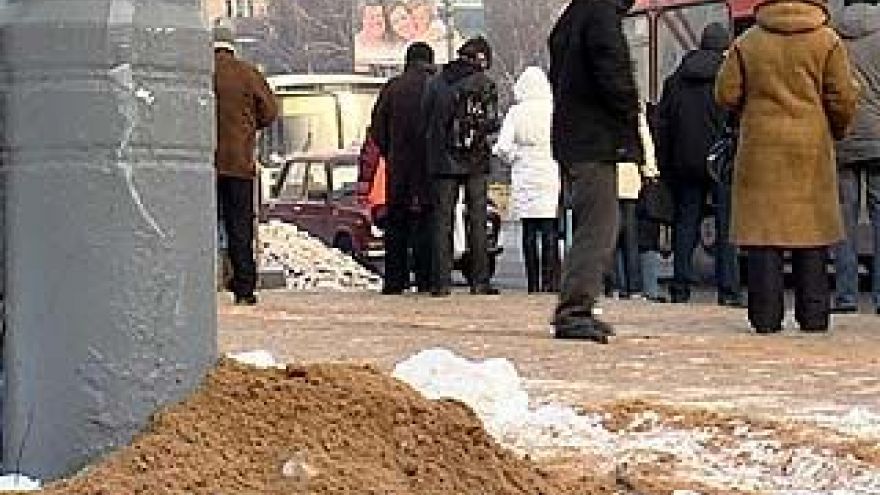 Про скользкие дороги и тротуары в Воронеже вспомнили только к концу января