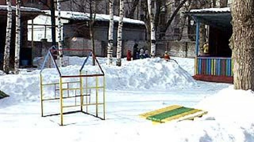Быть или не быть стоянке во дворе детского сада?