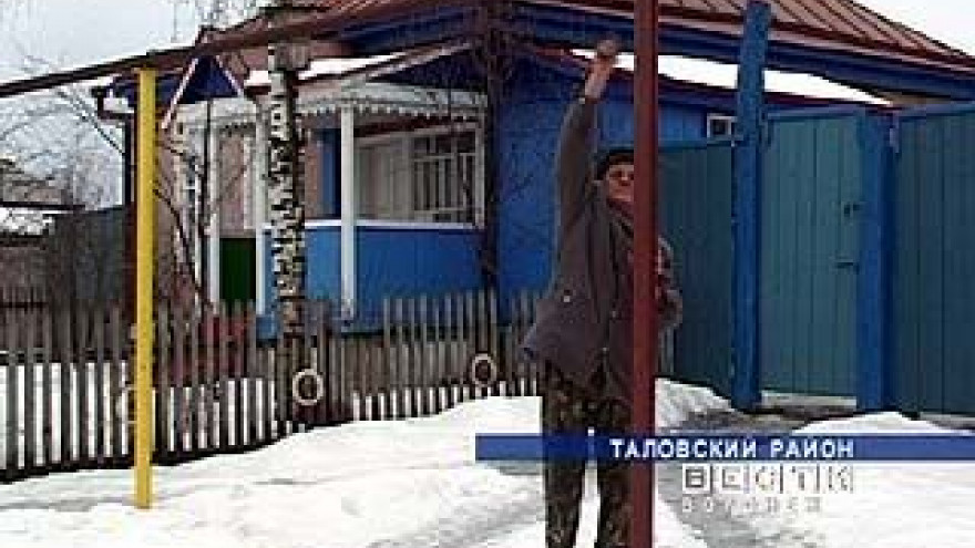 Воздушная газовая магистраль мешает тишанцам решать хозяйские вопросы