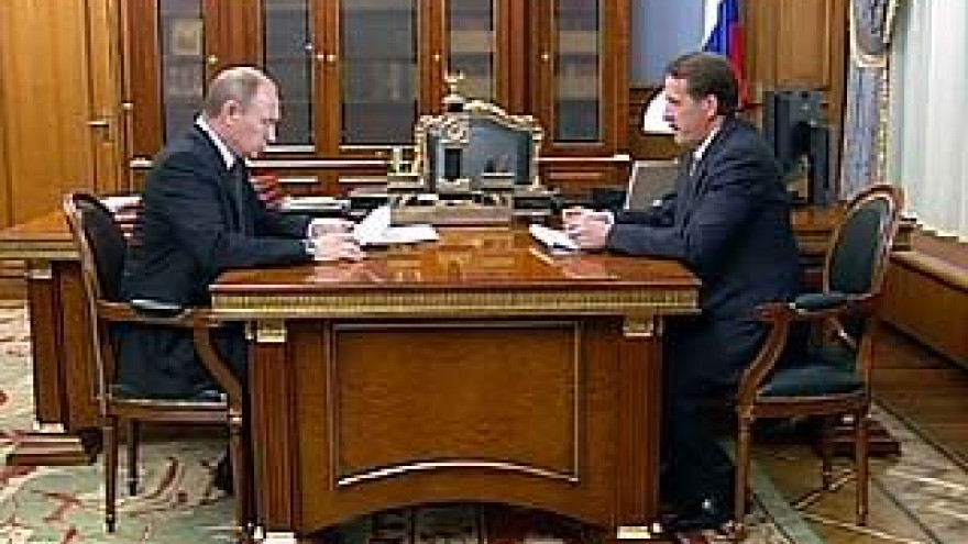 Премьер Владимир Путин выслушал отчет губернатора Алексея Гордеева