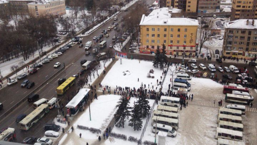 ФОТО: В Воронеже из-за сообщения о заминированном автобусе эвакуировали автовокзал