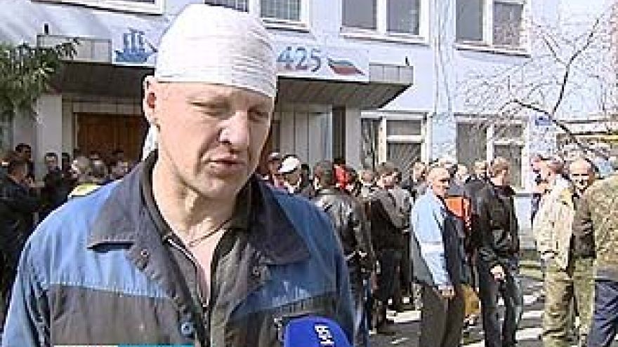 Около 100 человек на заводе железобетонных конструкций не вышли на работу