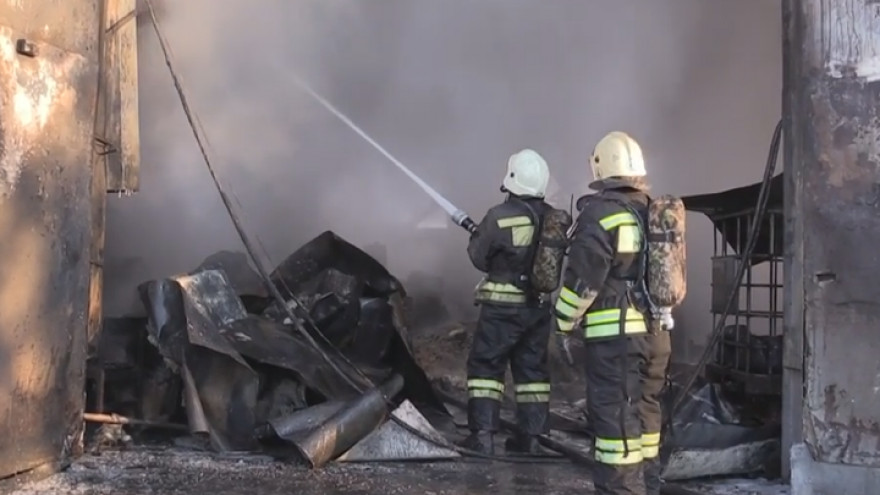 ВИДЕО: МЧС опубликовало съёмку тушения пожара в Воронеже «изнутри»