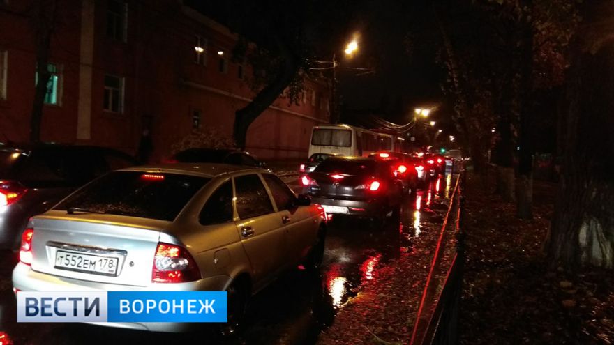 Воронеж встал в 9-балльных пробках