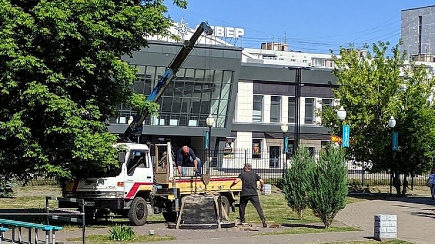 В Воронеже демонтировали памятник лидеру панк-группы «Король и шут»