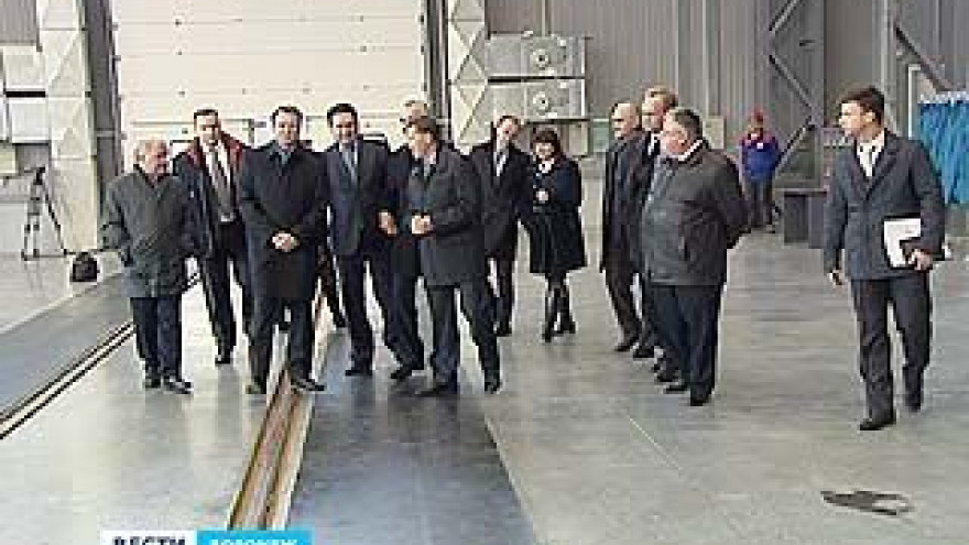 Губернатор осмотрел новое производство компании "Космос-Нефть-Газ"