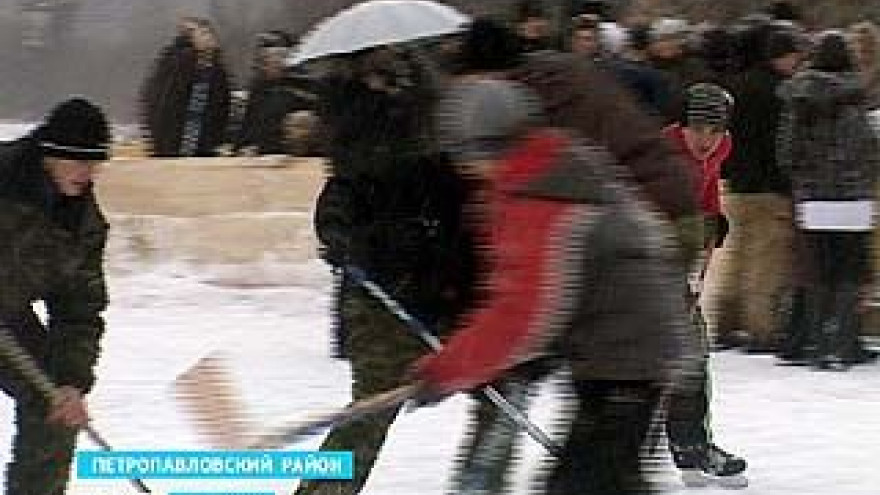 В селе Новобогородицкое Петропавловского района состоялся необычный хоккейный матч