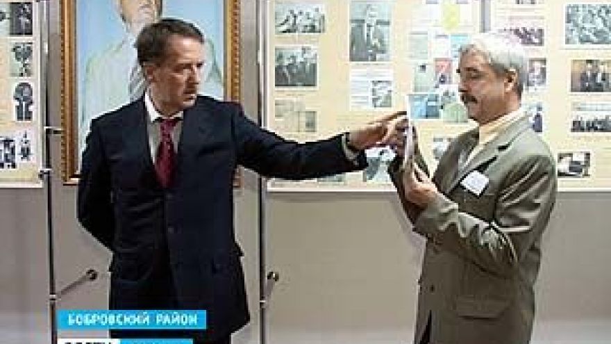 Губернатор Алексей Гордеев побывал в Бобровском районе