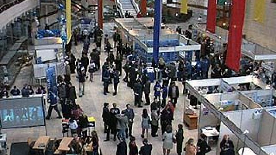 Выставка "Образование - шаг в будущее" приступила к работе