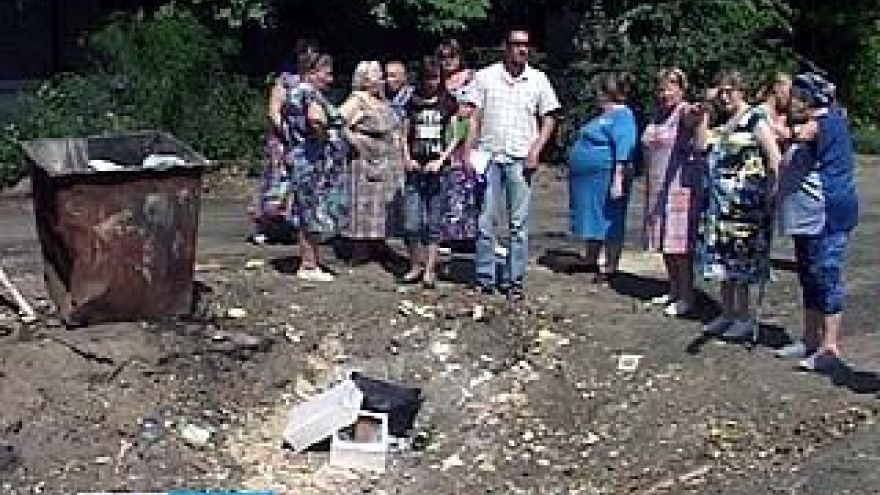 По улице 9 Января вместо детской площадки может появится мусорка