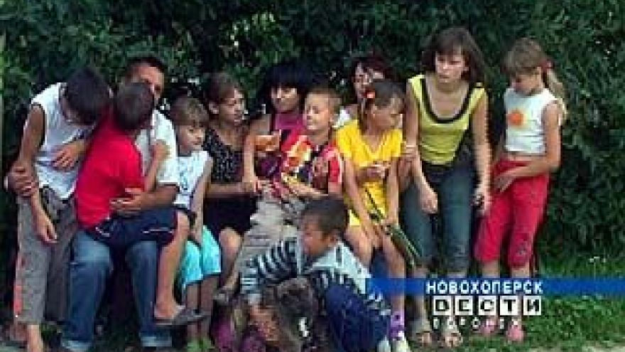 Более 900 детей-сирот В Воронежской области обрели новые семьи