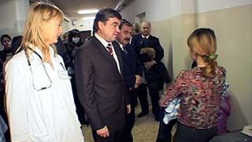 Глава Воронежа Сергей Колиух посетил первую детскую поликлинику
