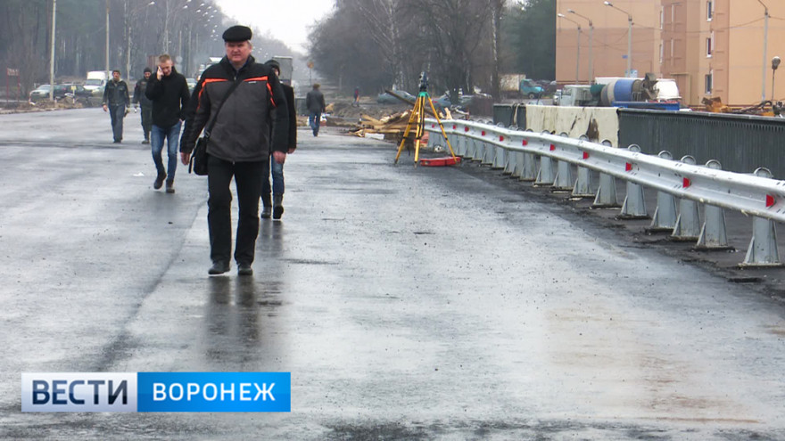 Путепровод на 9 Января в Воронеже закрыли для пешеходов на 3,5 месяца