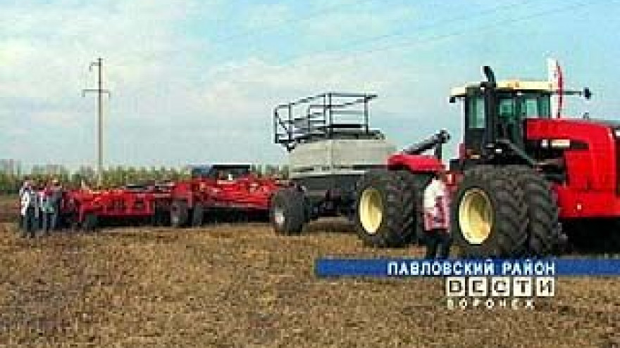 В Павловском районе прошла демонстрация новой техники "Ростсельмаша"