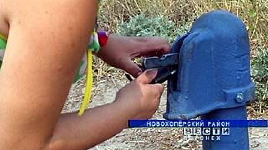 Жители двух улиц поселка Новохоперский все лето живут без воды
