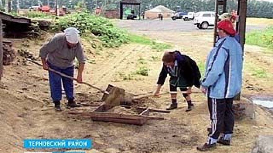 Разнорабочим до сих пор приходится работать "за палочки"