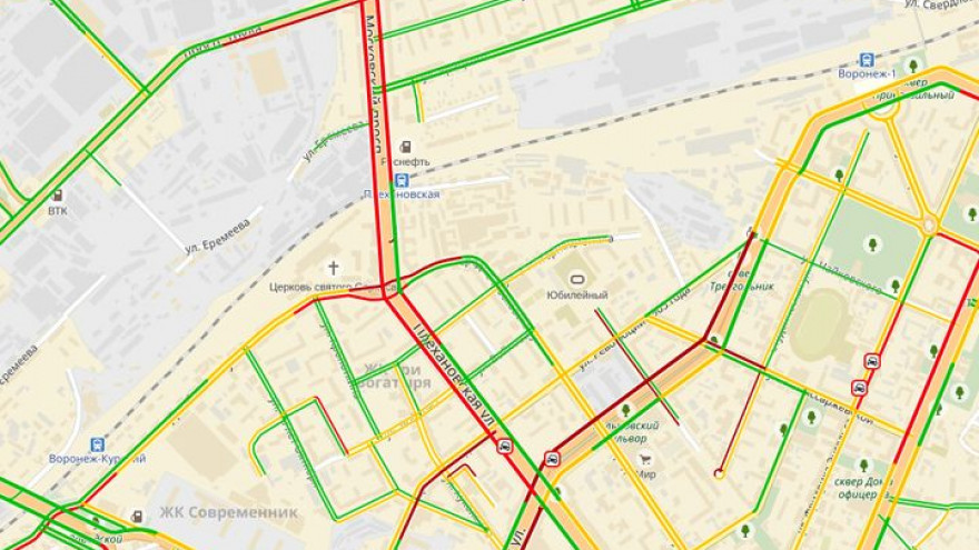 В центре Воронежа из-за аварий затруднено движение