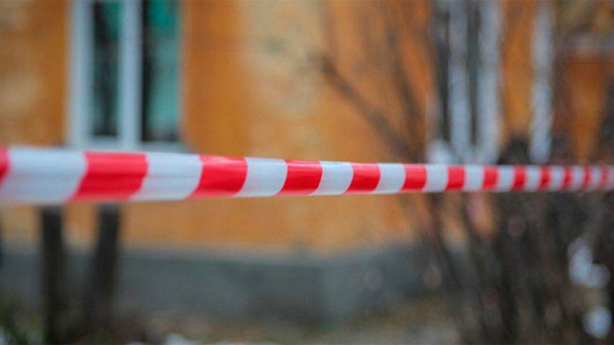 В Воронеже силовики оцепили двор дома после звонка о гранате на капоте Lexus